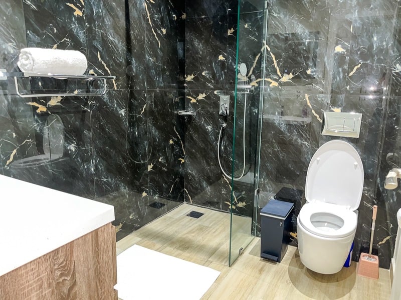 The Elara — bathroom